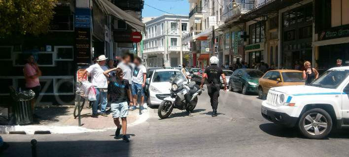 Σε ρίνγκ μετατράπηκε το κέντο της πόλης των Χανίων – Ξυλοδαρμός μεταξύ ατόμων (εικόνες)